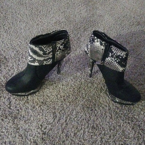 Ankle Boots - Picture 1 of 1